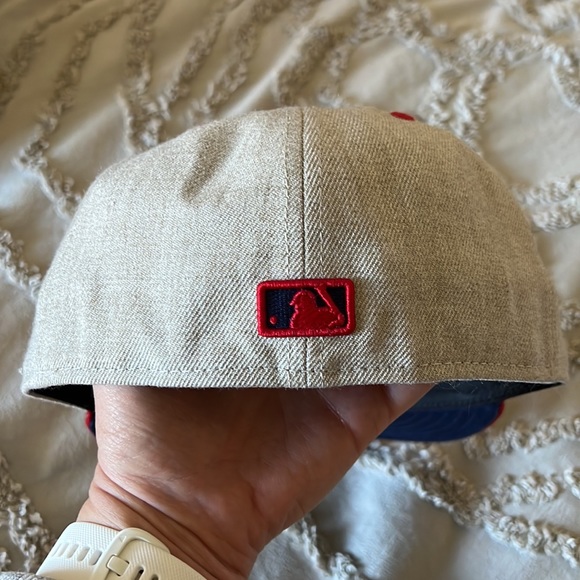 Boston Red Sox fitted hat - Picture 3 of 7